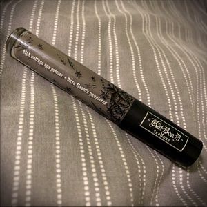 Kat Von D Creaseless Cream Eye Primer in “SMOKY”